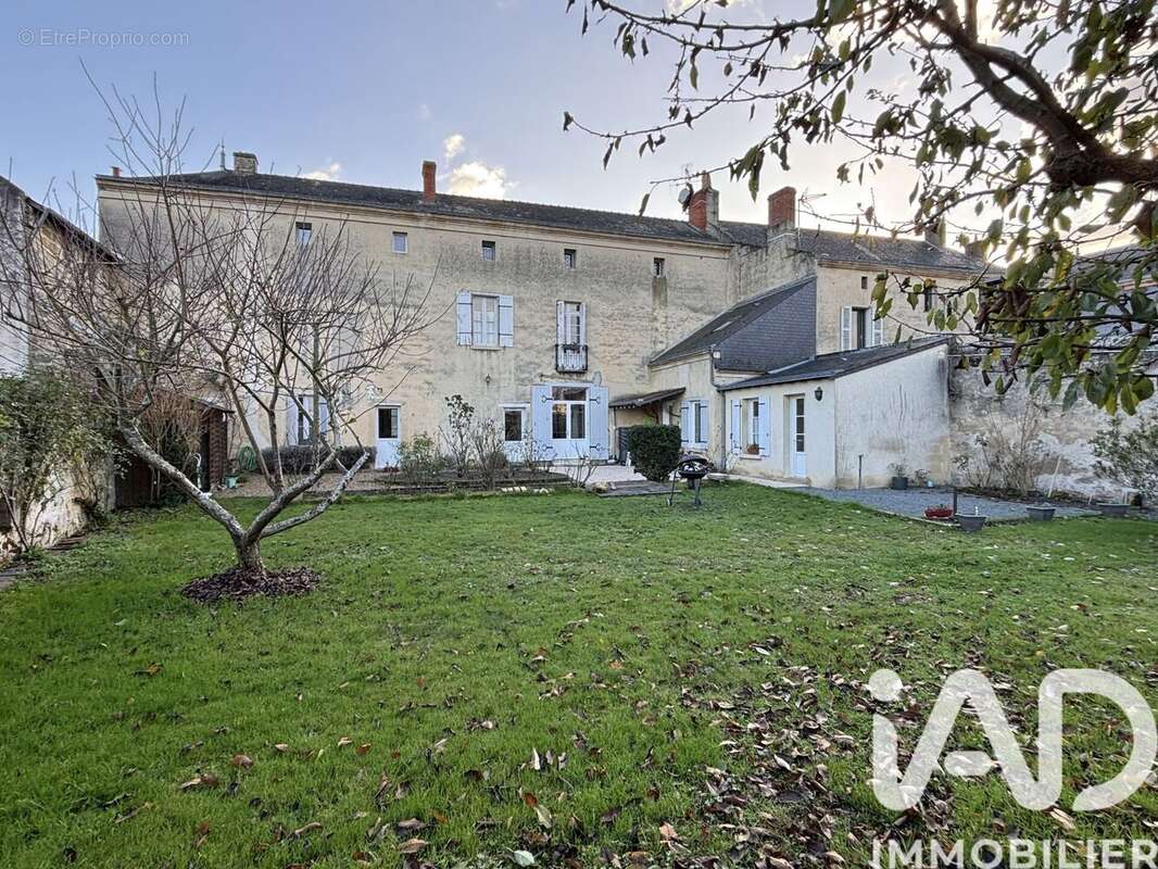 Photo 2 - Maison à DOUE-LA-FONTAINE