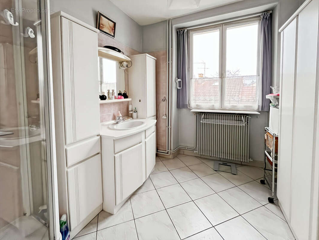Maison à SAULX-LES-CHARTREUX