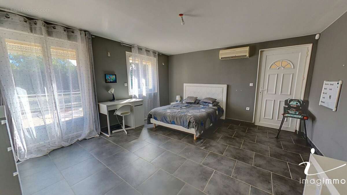 Maison à SAINT-JEAN-DE-VEDAS