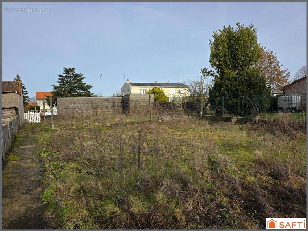 Terrain 274 m² à Nuaille  - photo 2