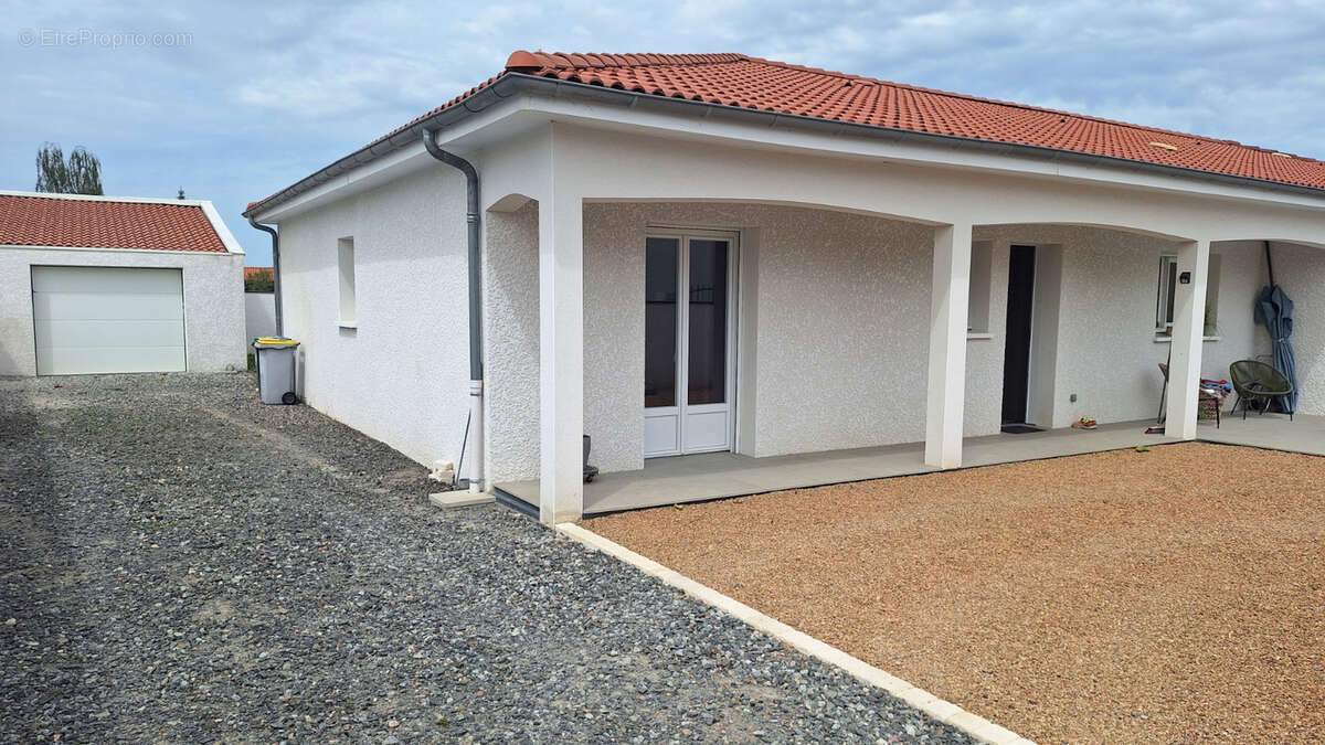Maison à VERTAIZON