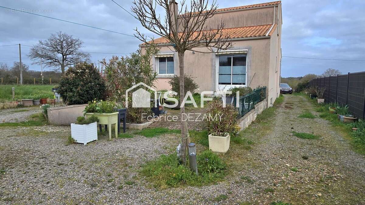 Photo 2 - Maison à CHATEAU-GUIBERT