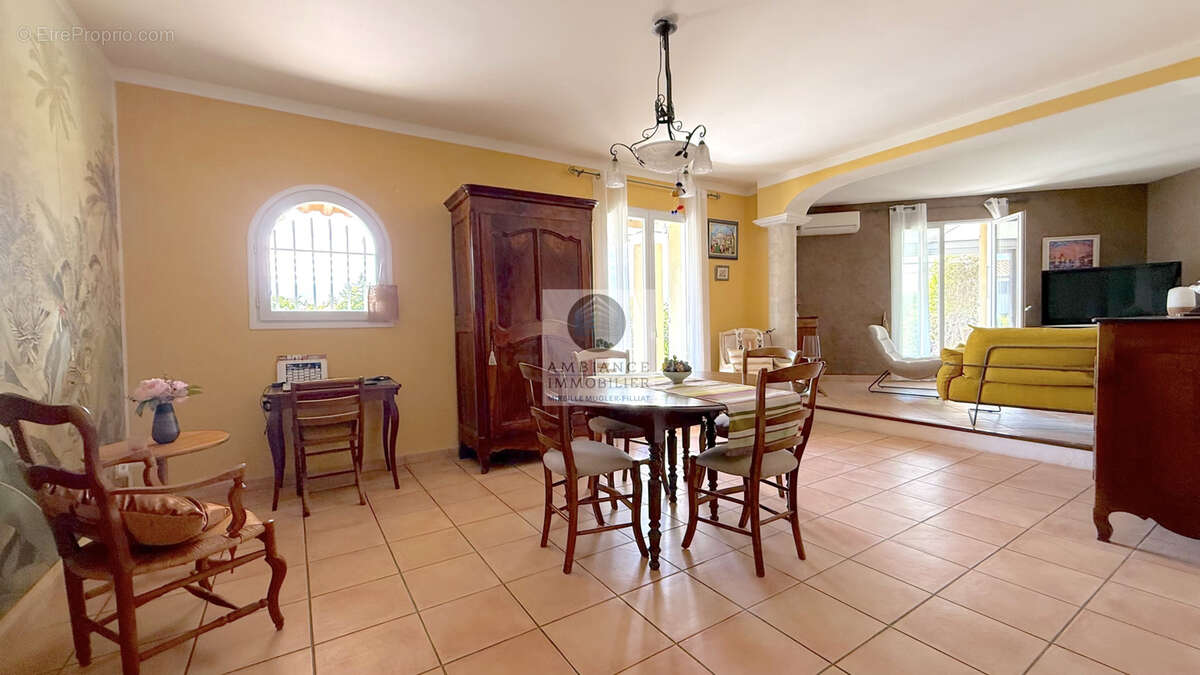 Maison à ETOILE-SUR-RHONE