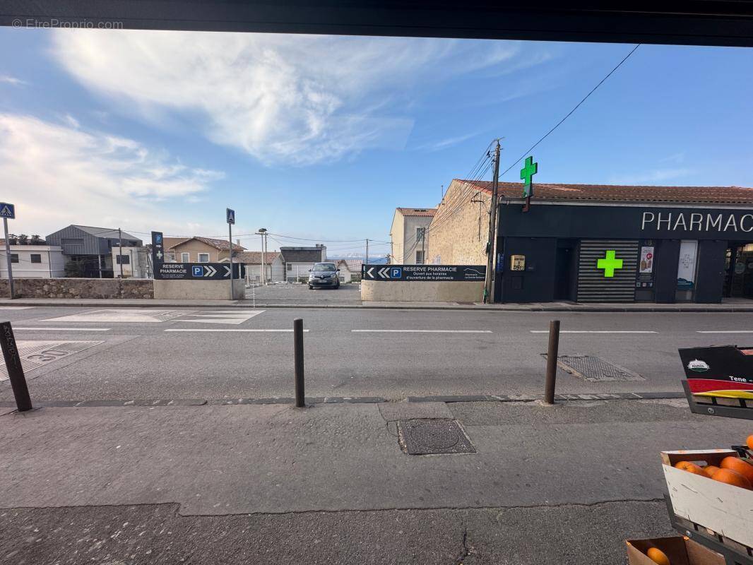 Commerce à MARSEILLE-8E