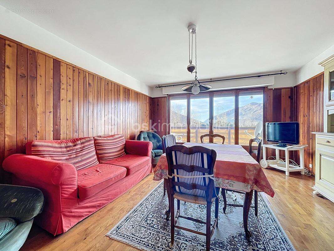 Appartement à SERANON