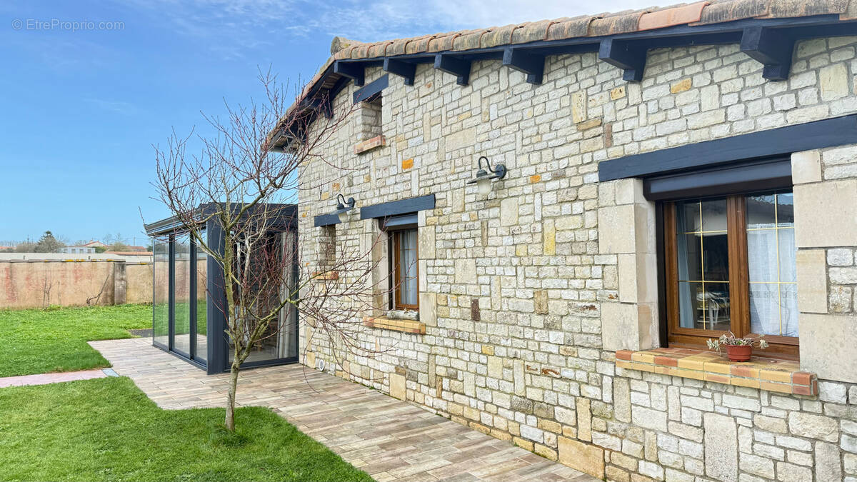 Maison à COULON