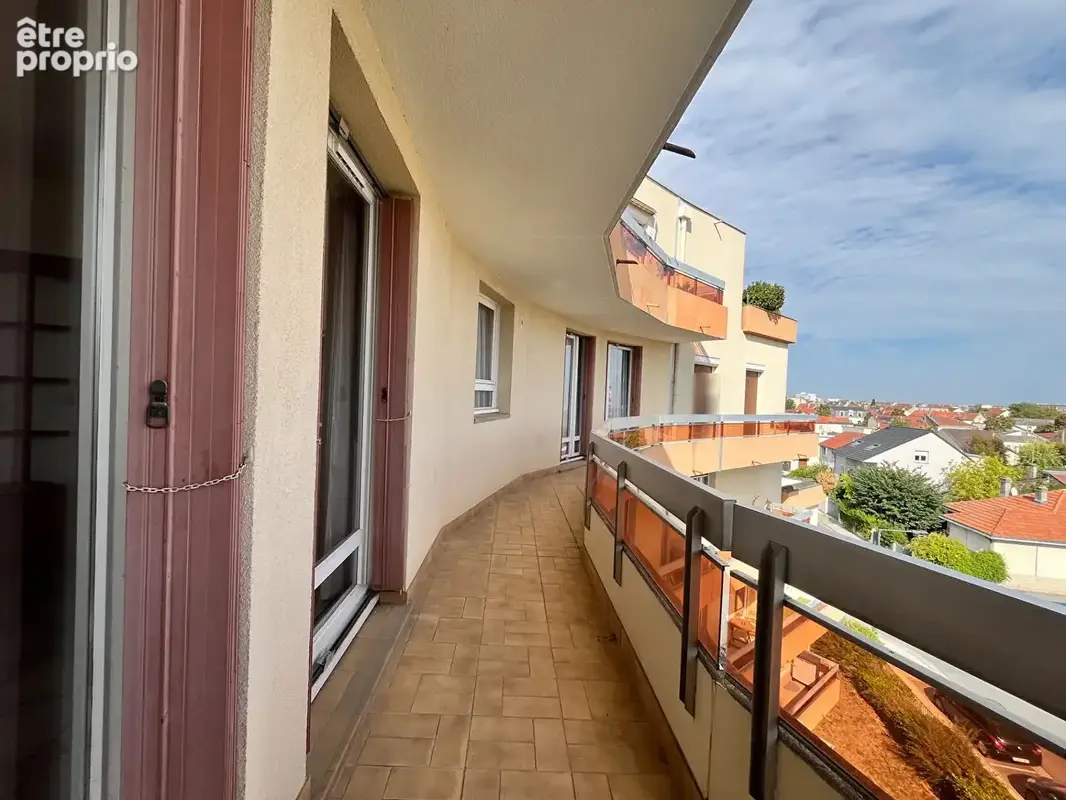Appartement Reims 3 pièce(s) 74.30 m2 - photo 7