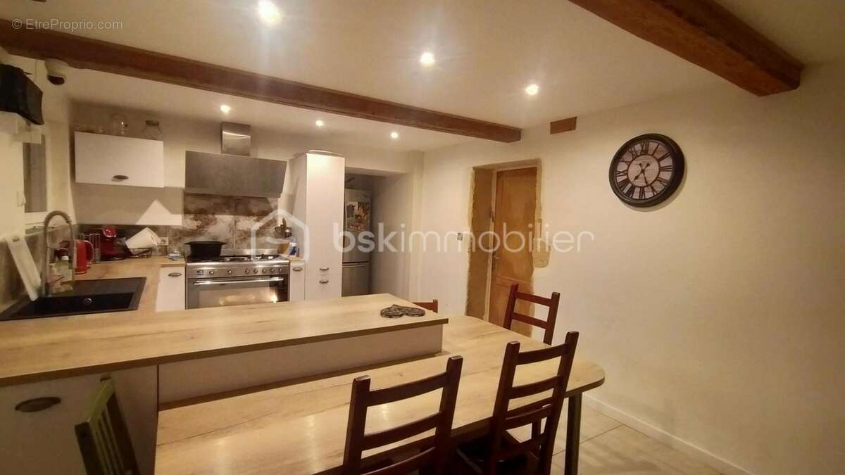 Maison à SAINT-DENIS-DE-CABANNE