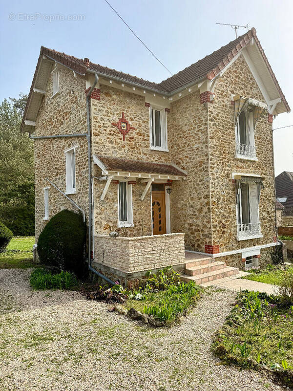 Maison à LIZY-SUR-OURCQ