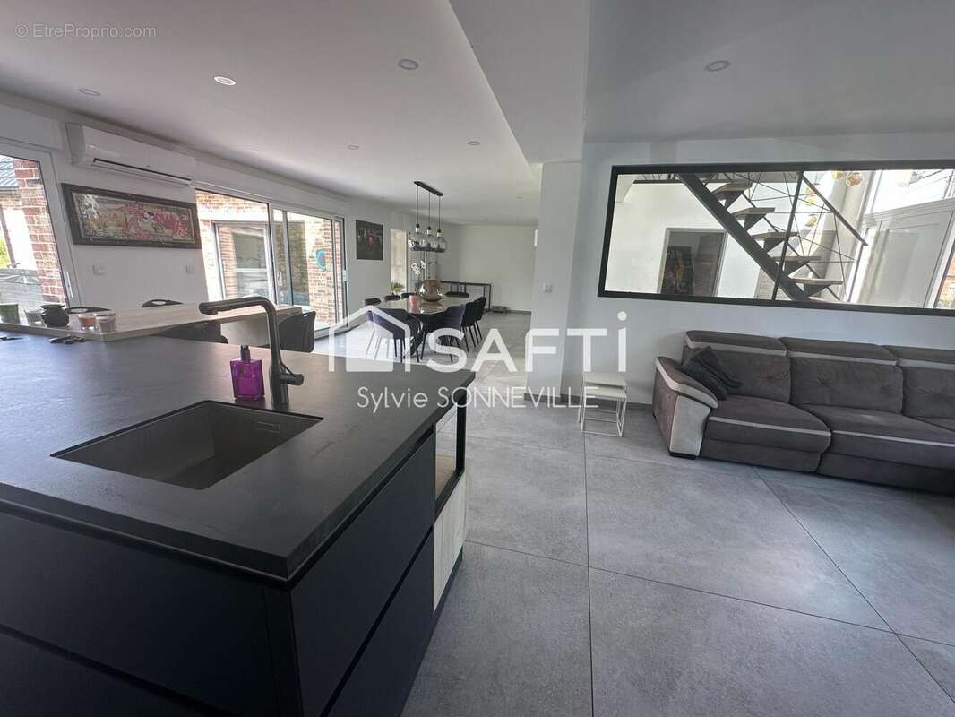 Maison 255 m² à Millam  - photo 2