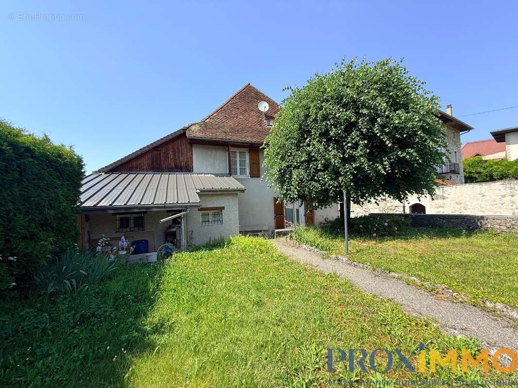 Maison à ENTRE-DEUX-GUIERS