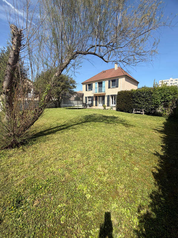 Maison à MONTMAGNY