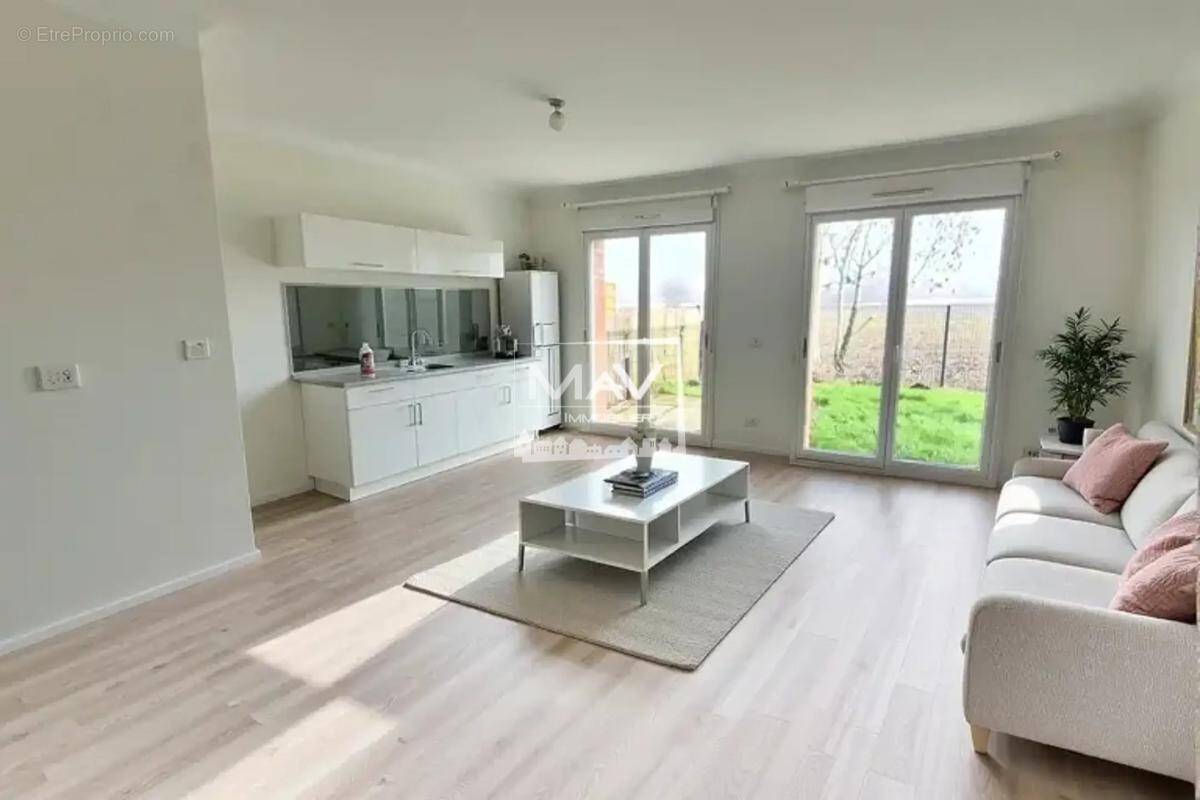 Appartement à NEUVILLE-EN-FERRAIN