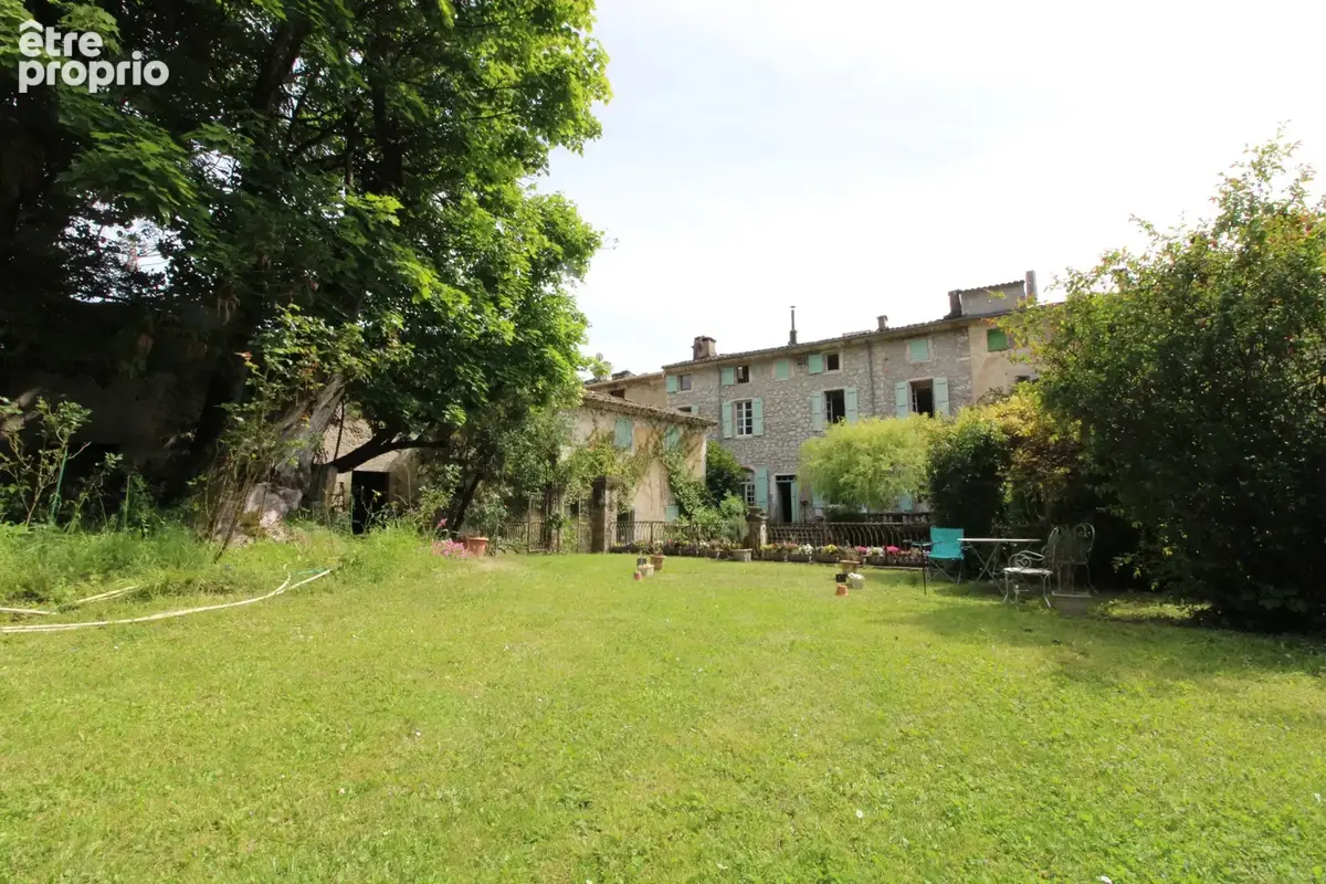 Maison de maitre 464 m2 + 150 m2 caves et garage.. - photo 4