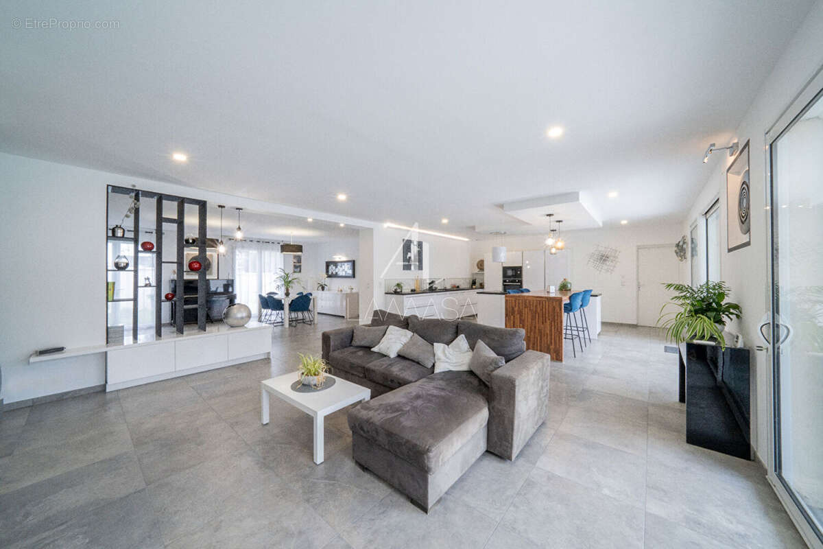 Maison à FRESNES-SUR-MARNE