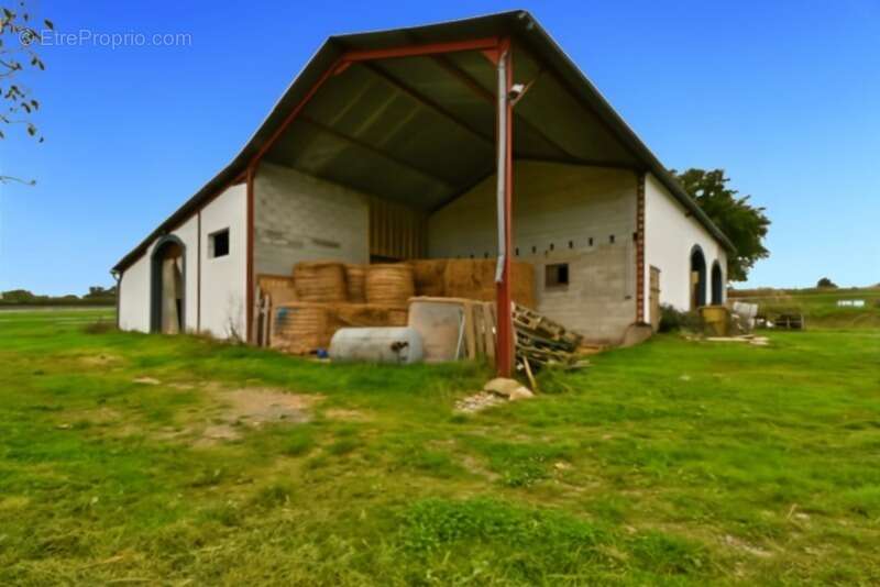 Maison à VALLON-EN-SULLY