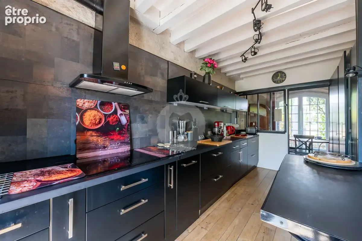 Ensemble immobilier de charme avec maison de 310 m2 et dépendances - photo 15