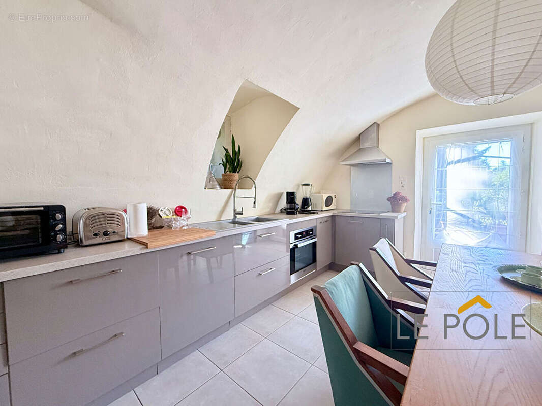 Maison à SAINT-HILAIRE-DE-BRETHMAS