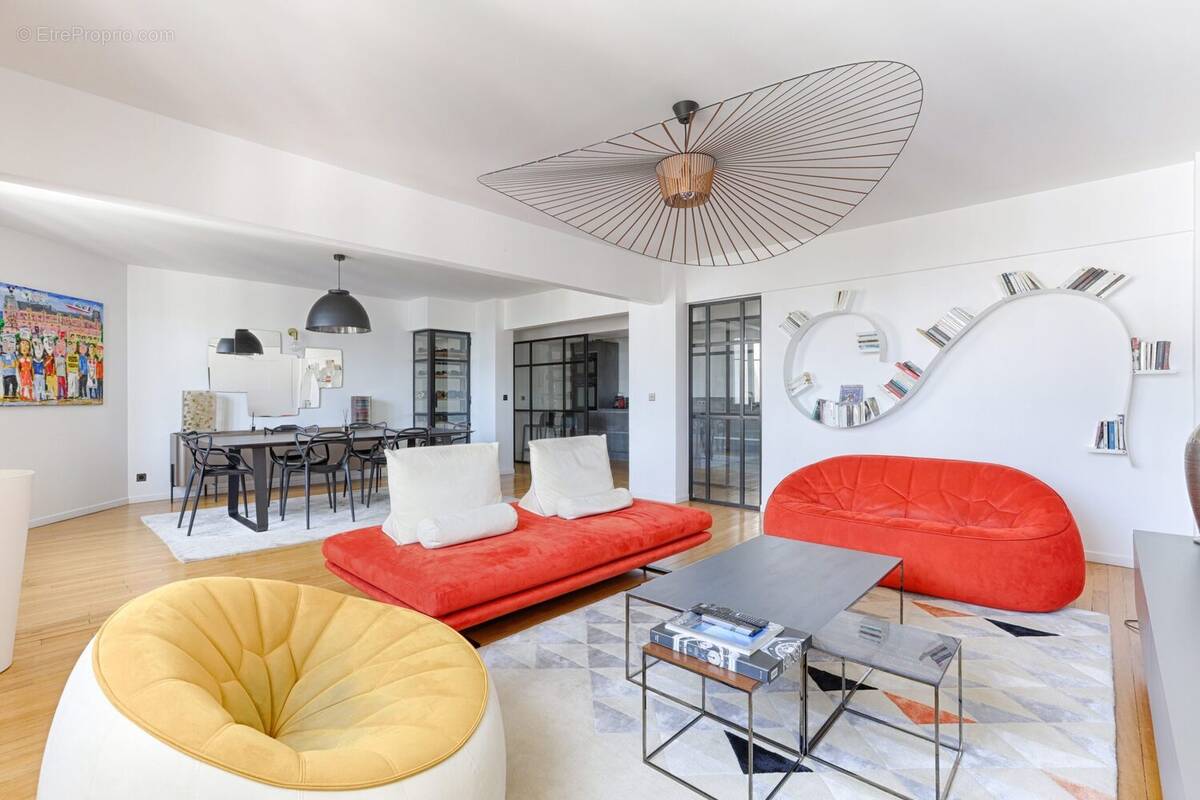 Appartement à LA GARENNE-COLOMBES