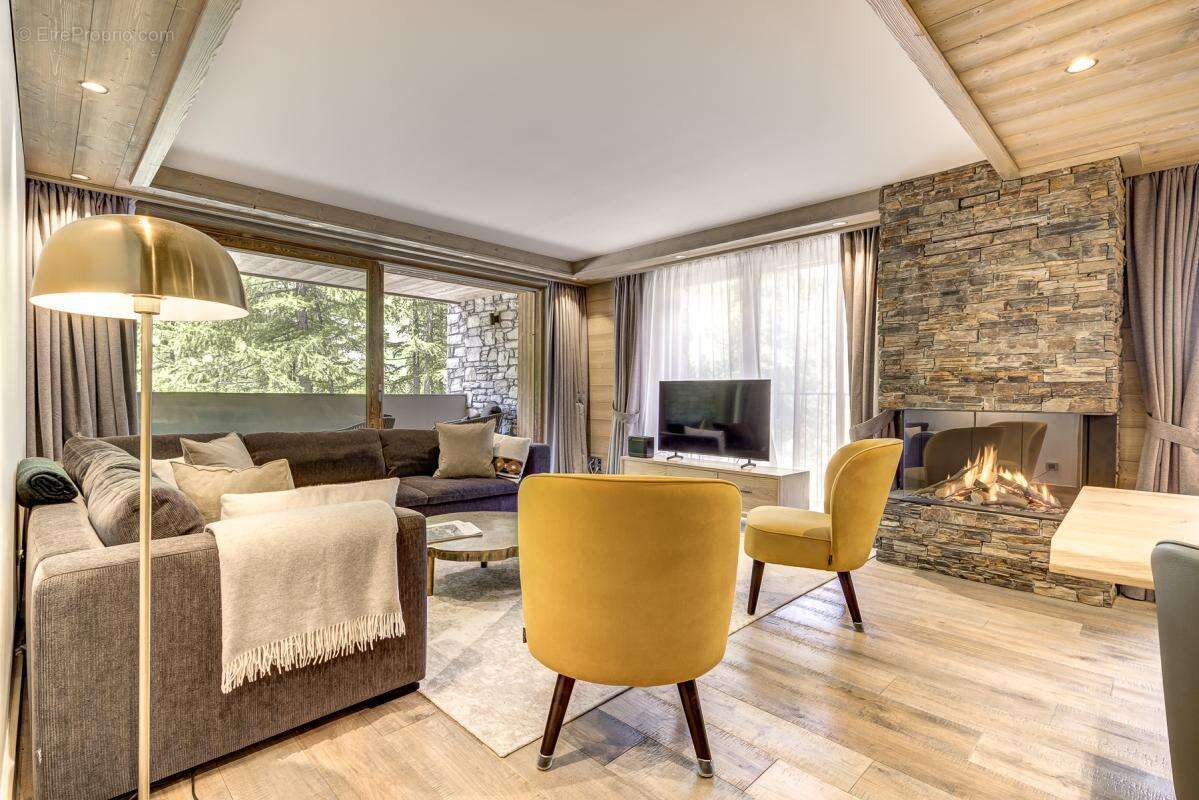 Ski-in/Ski-out à Val d’Isère : appartement moderne de 178 m² avec jacuzzi et terrasses ensoleillée - photo 5