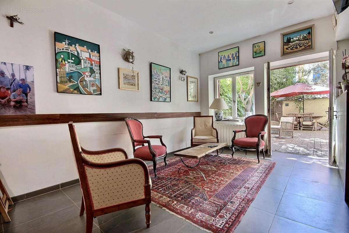 Appartement à MARSEILLE-6E