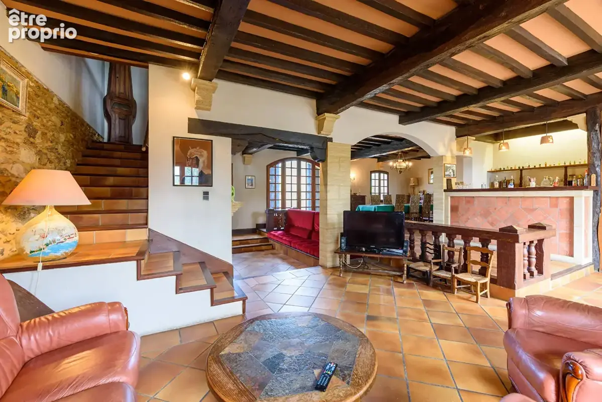 Maison 11 pièce(s) 333m2 - photo 2