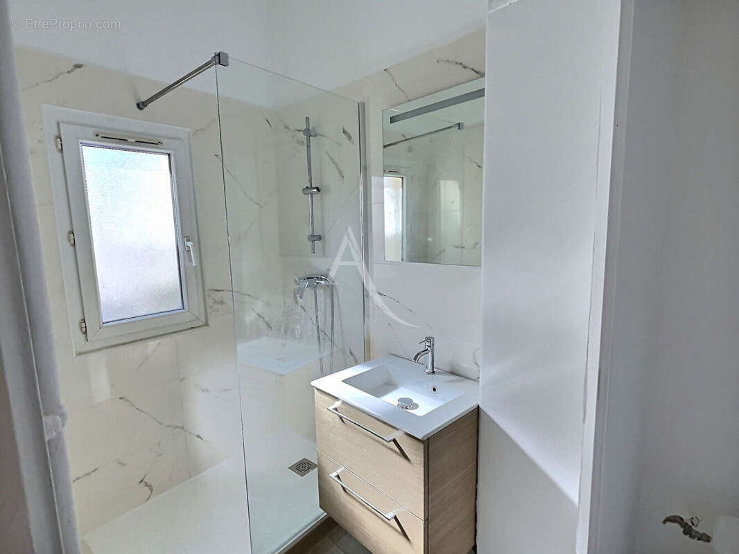 Appartement à MARSEILLE-5E