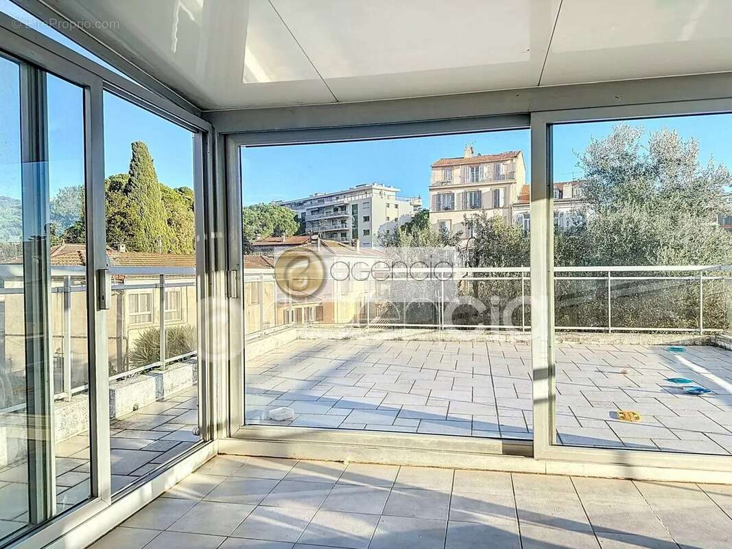 Cannes – Montrose  Spacieuse Villa de 303 m² avec Piscine et Appartement Indépendant - photo 9