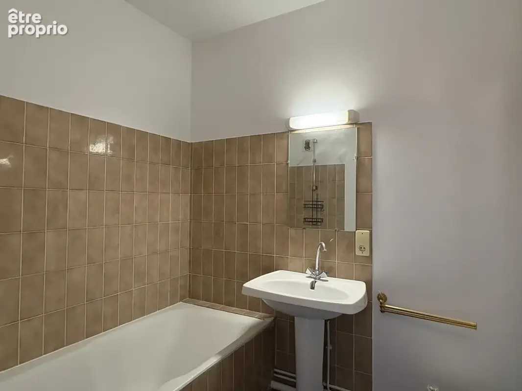 APPARTEMENT 2 PIECES dans Résidence sécurisée avec jardin, proche du Bois de Vincennes - photo 5