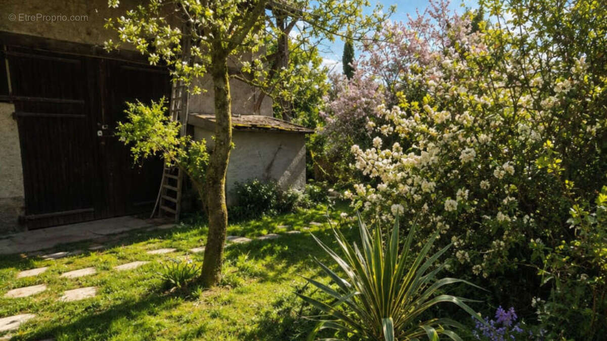 Maison à LES AVENIERES