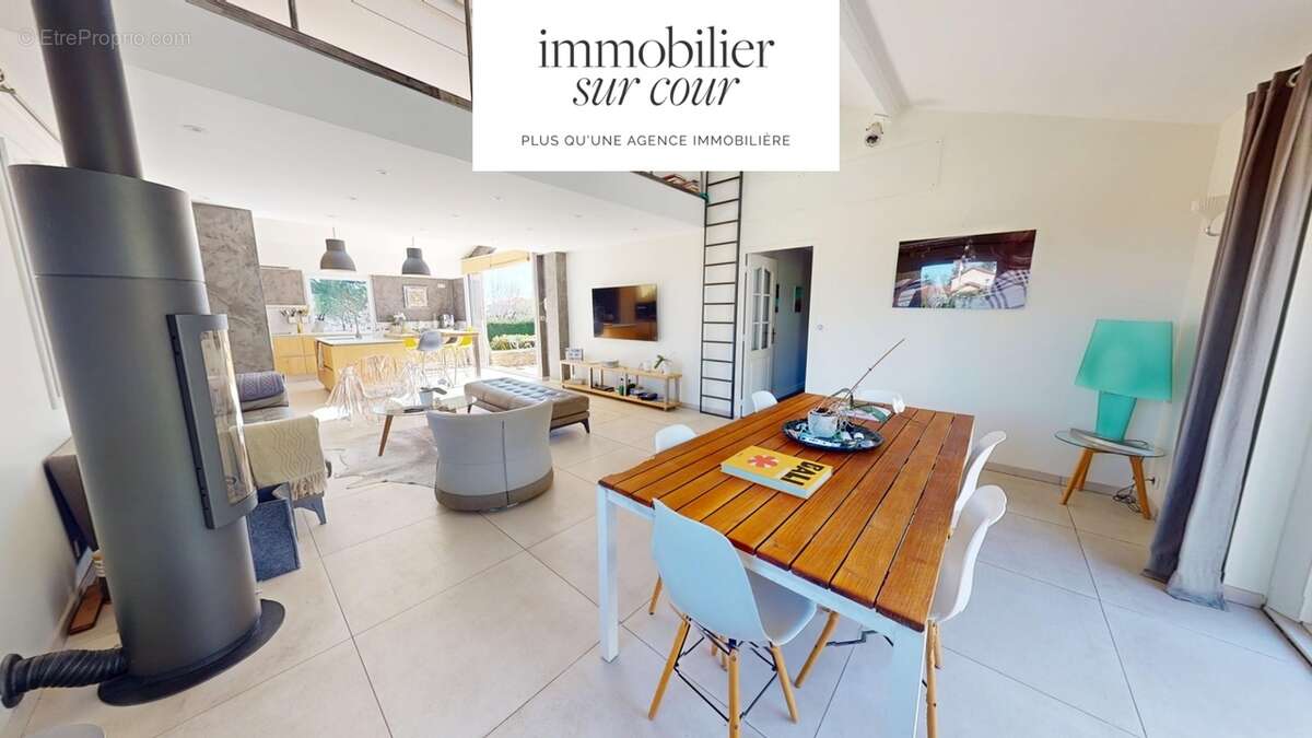 Maison à SAINT-GENEST-LERPT