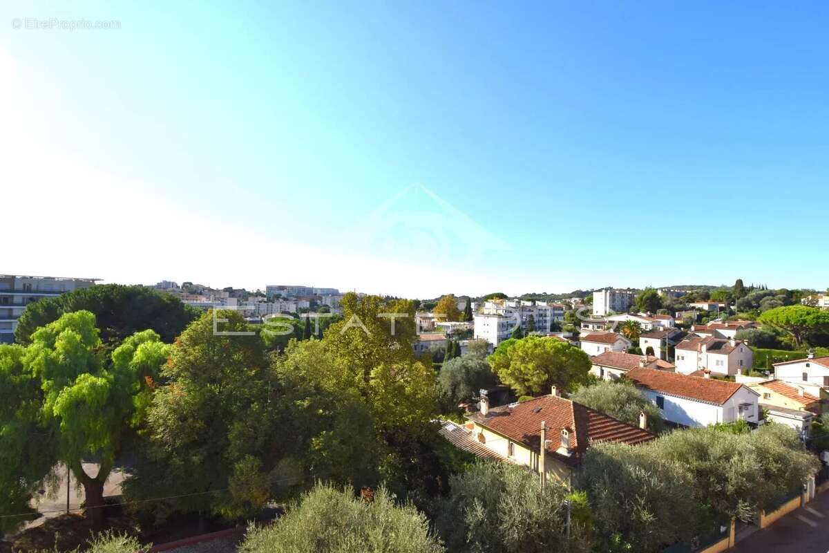 Appartement à LE CANNET