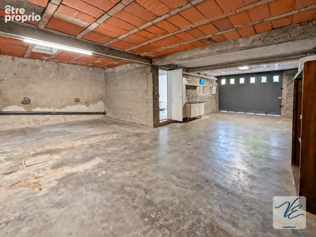 Maison rénovée à Siran – 3 chambres, terrasse, cour et grand garage de 60 m² - photo 17