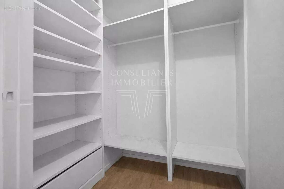 Appartement à LEVALLOIS-PERRET
