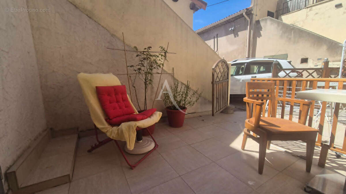 Studio alcôve 21 m² avec terrasse et garage  9 m² en plein centre de Balaruc-les-Bains - photo 2