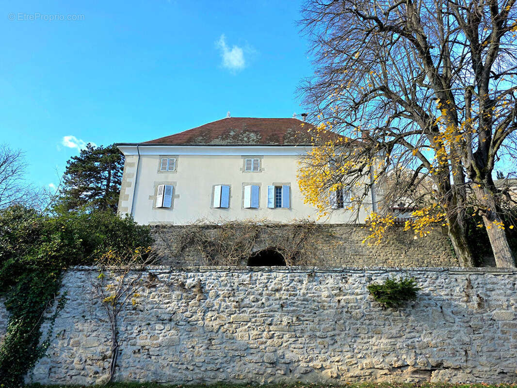Maison à CHARMES-SUR-L'HERBASSE