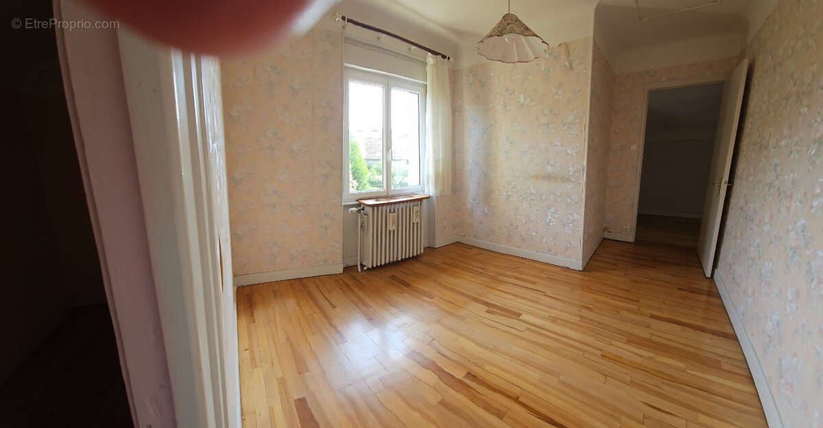 Maison à AUDUN-LE-ROMAN