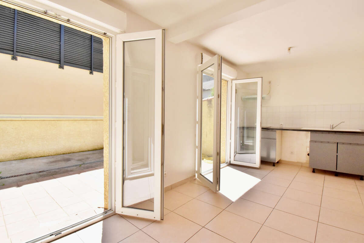 Maison à LA VERPILLIERE