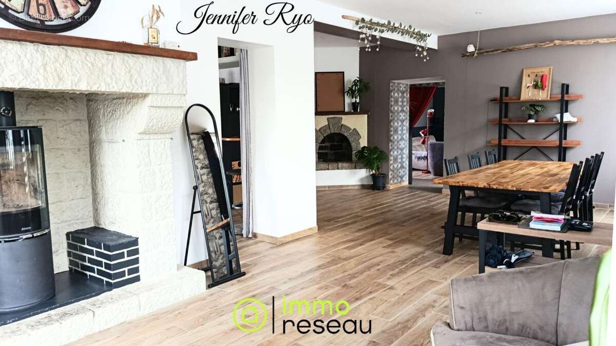 Maison 146 m² à La Chapelle-En-Juger  - photo 3