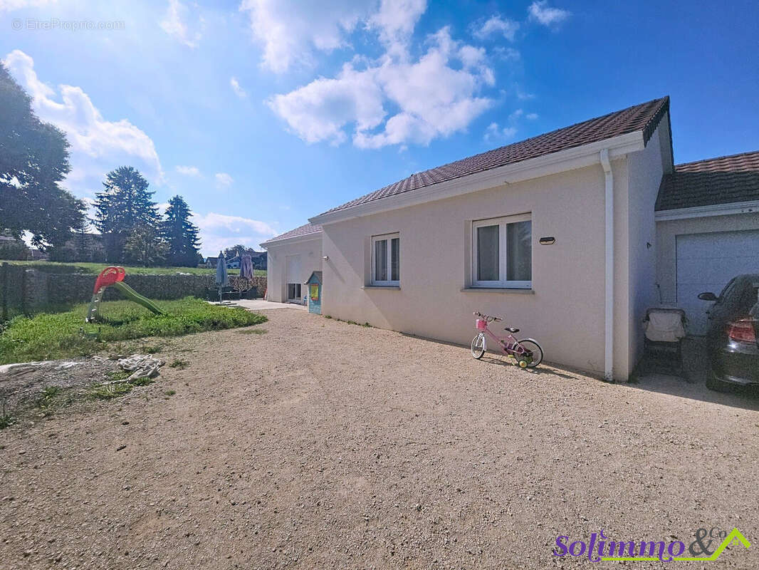 Maison à LES ABRETS