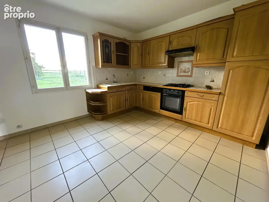 Maison familiale vivable de plain-pied 4 chambres + bureau - garage - beau terrain clos - photo 6