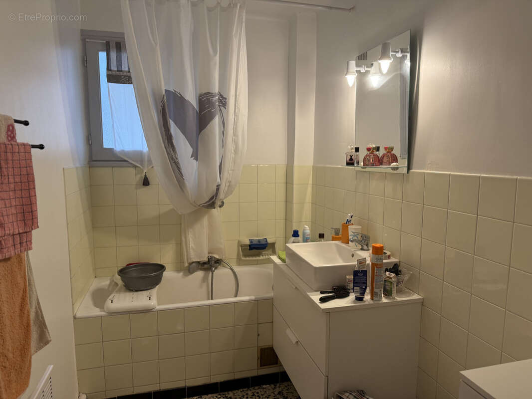 Appartement à SIX-FOURS-LES-PLAGES