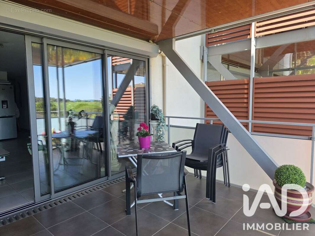 Appartement 65 m² à Le Lavandou  - photo 2