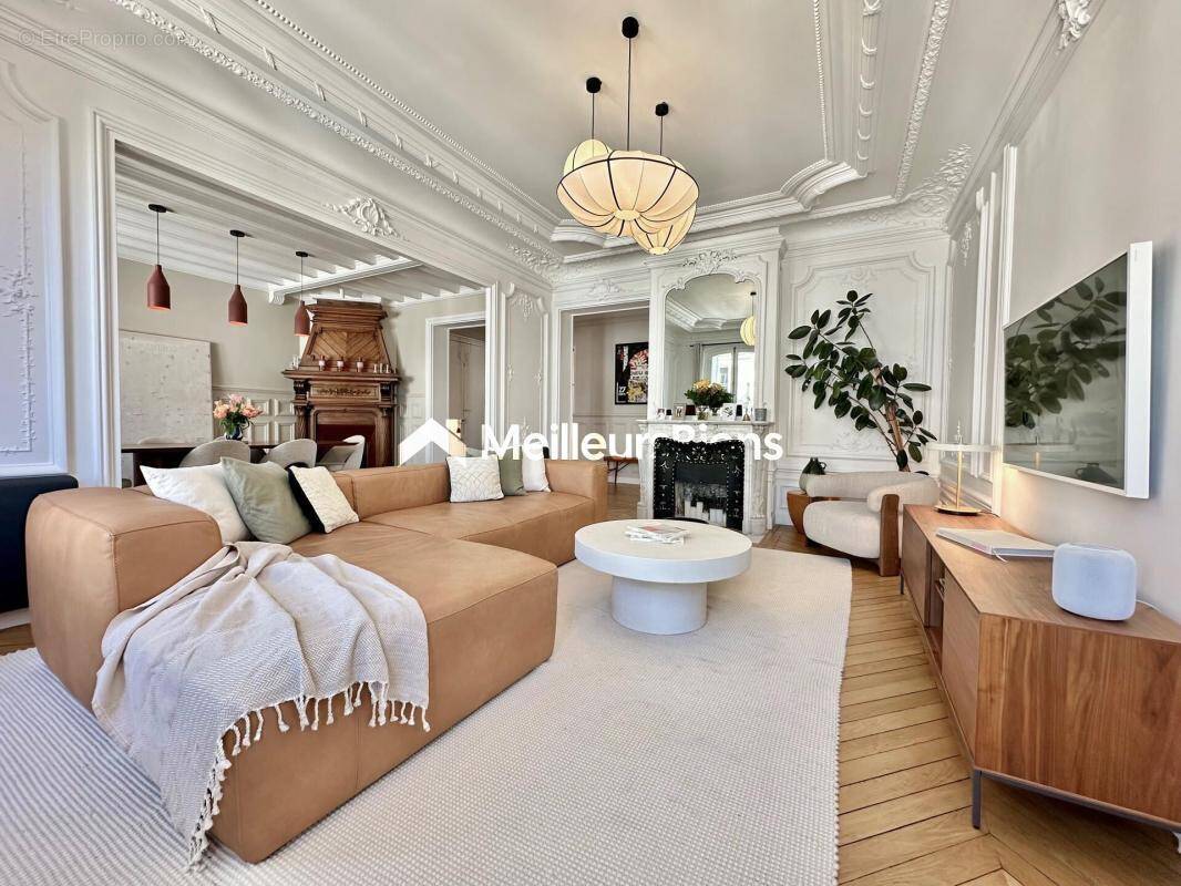 Appartement à PARIS-10E