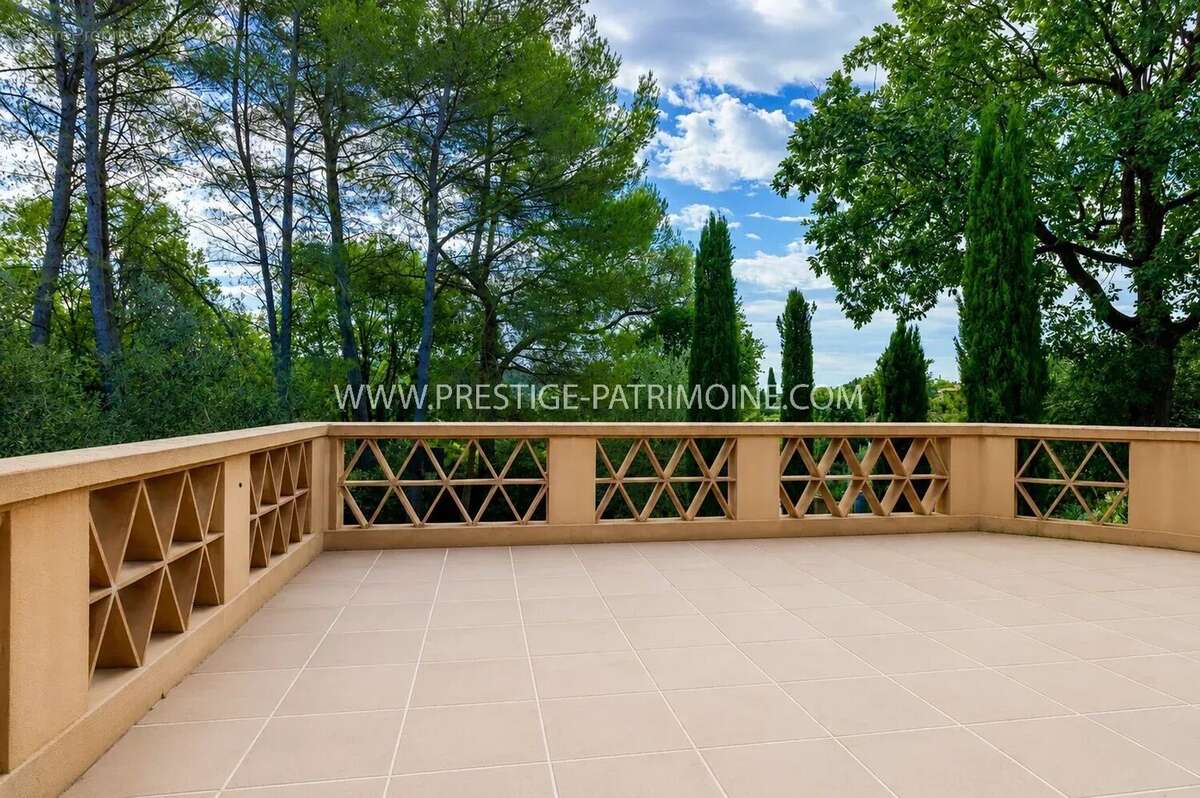 Villa d'architecte – secteur residentiel - photo 13