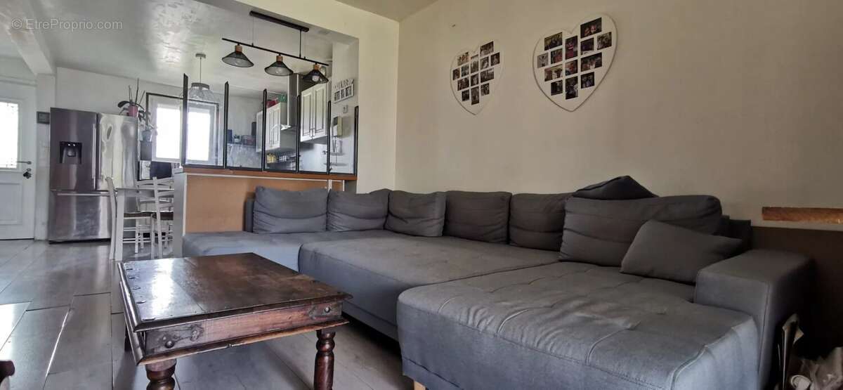 Maison à SAINT-PARRES-AUX-TERTRES