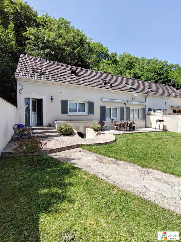 Maison à JAUX