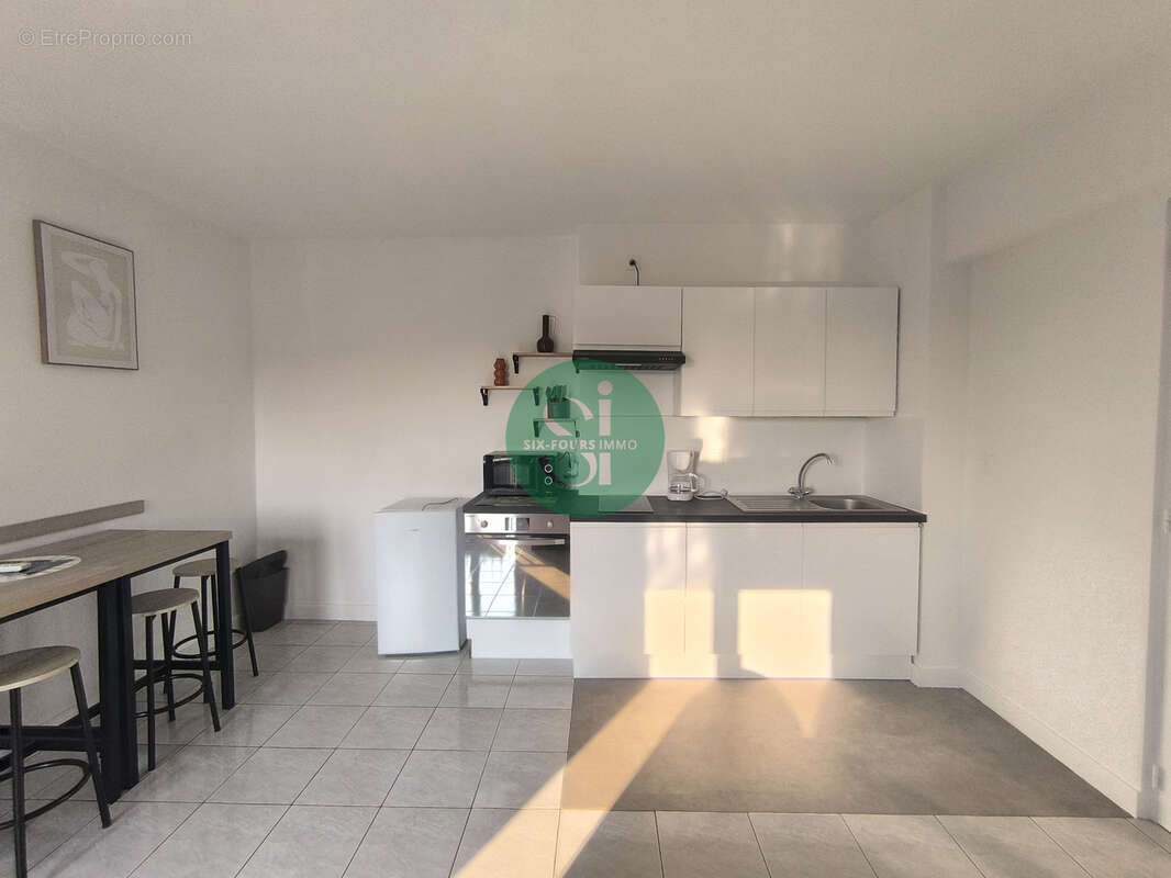 Appartement à SIX-FOURS-LES-PLAGES