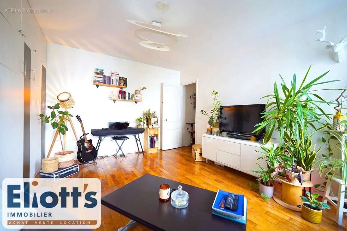Appartement à PARIS-15E