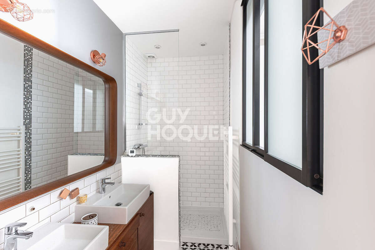 Appartement à PARIS-12E